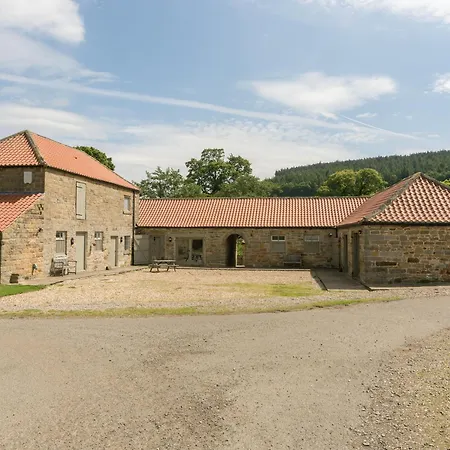 Westerdale Barn - 27944 *